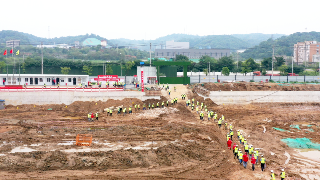 【安全生产月】化机公司化工装备智能制造升级改造项目举行应急疏散演练(图6) 【安全生产月】化机公司化工装备智能制造升级改造项目举行应急疏散演练(图6)