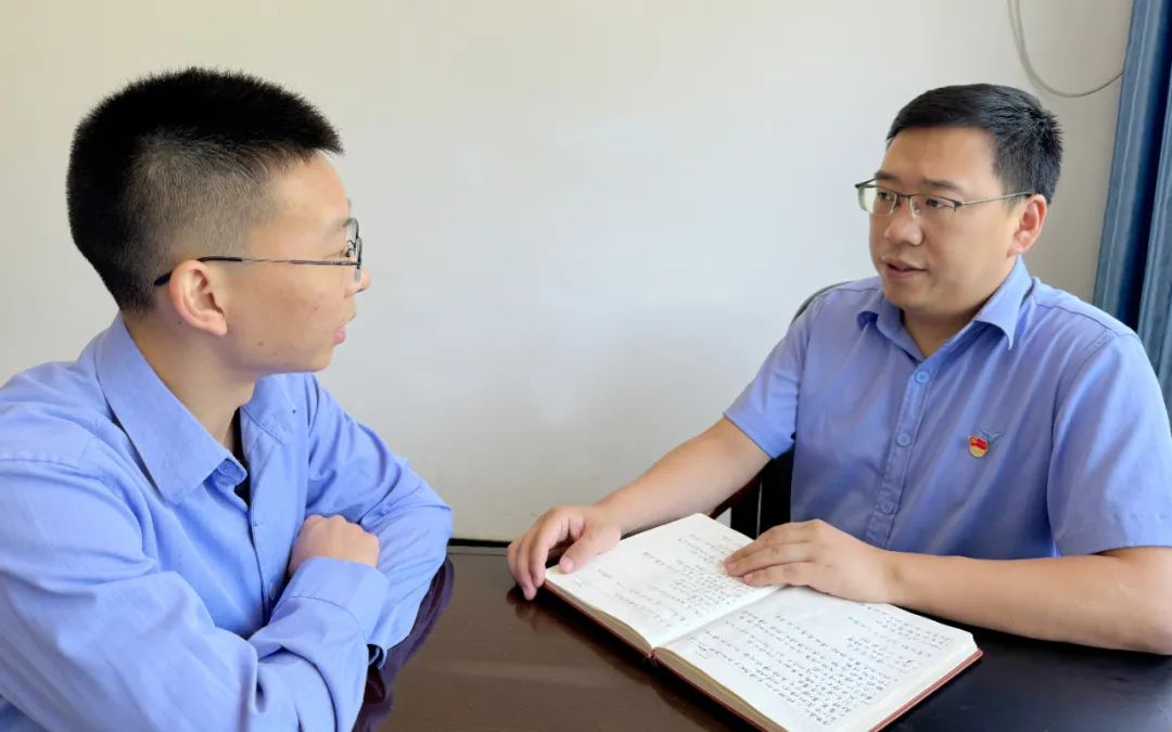 【宜化榜样】宜化矿业郑成:肩负“打铁之责”,练就“铁打之身”(图3) 【宜化榜样】宜化矿业郑成:肩负“打铁之责”,练就“铁打之身”(图3)